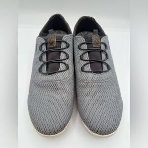 Men’s olukai sneakers preowned 10